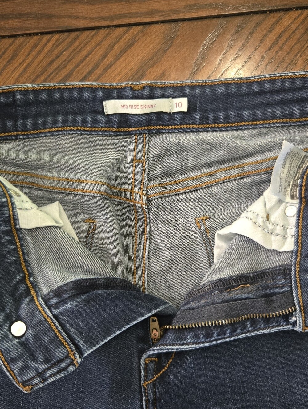 Women's Levi's Mid Rise Skinny Jeans in Dark Blue Denim